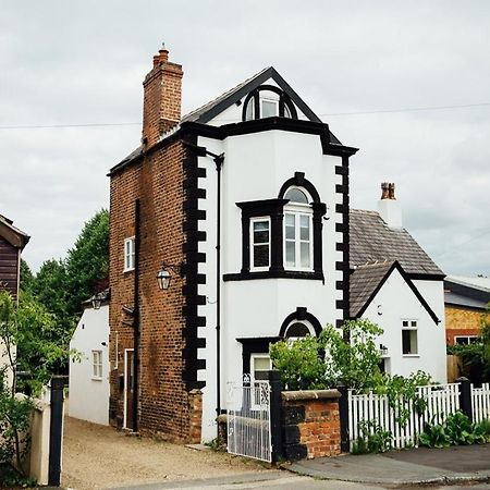Langs Hall Leyland Extérieur photo